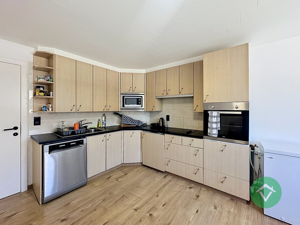 Ruim duplex-appartement met 2 slaapkamers en terrassen in hartje Torhout 