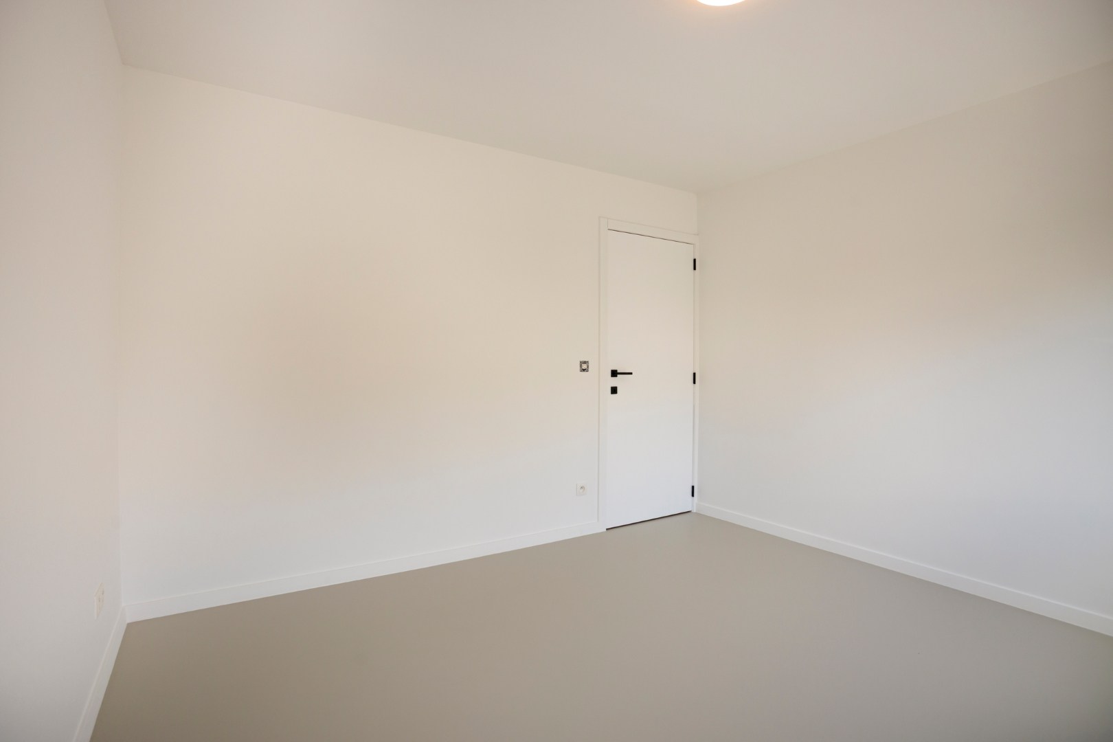 Gerenoveerd ruim en lichtrijk appartement met 2 slaapkamers en ruim terras - EPC label B 