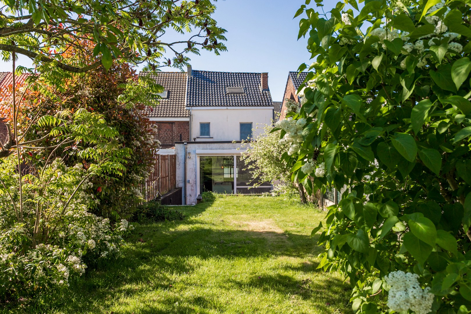 Instapklare gezinswoning met 3 slpk en ruime tuin 