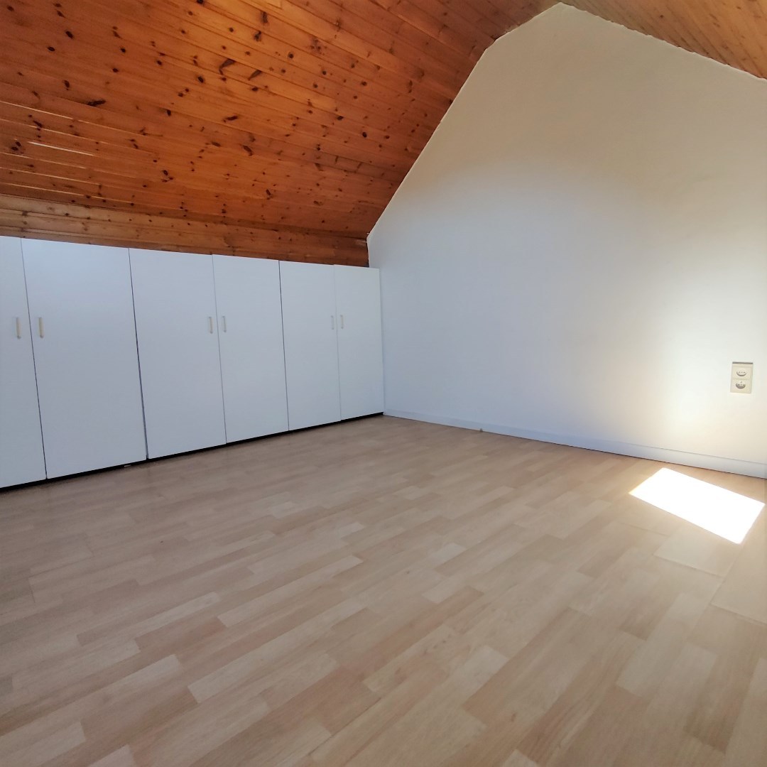 Recent opgefrist appartement met 2 slaapkamers te Geel 