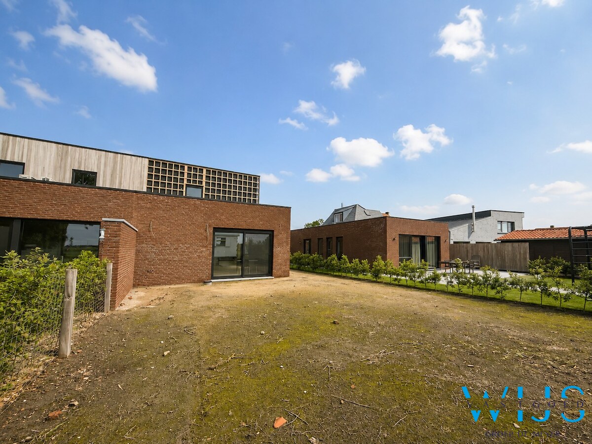 Nieuwbouw met 5 slaapkamers op een prachtig perceel te EEKLO ! 