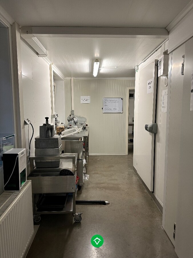 Combinatie wonen &amp; werken: horecazaak met woonst in Eernegem 