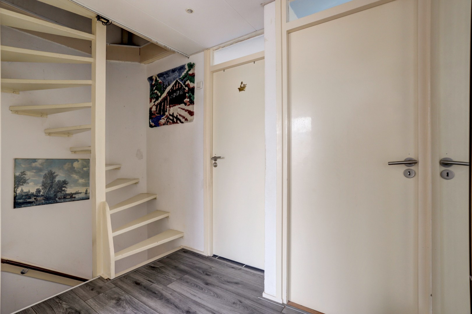 Op zoek naar een ruime 5-kamer woning op eigen grond waar u, uw wensen nog kunt uitvoeren ? 