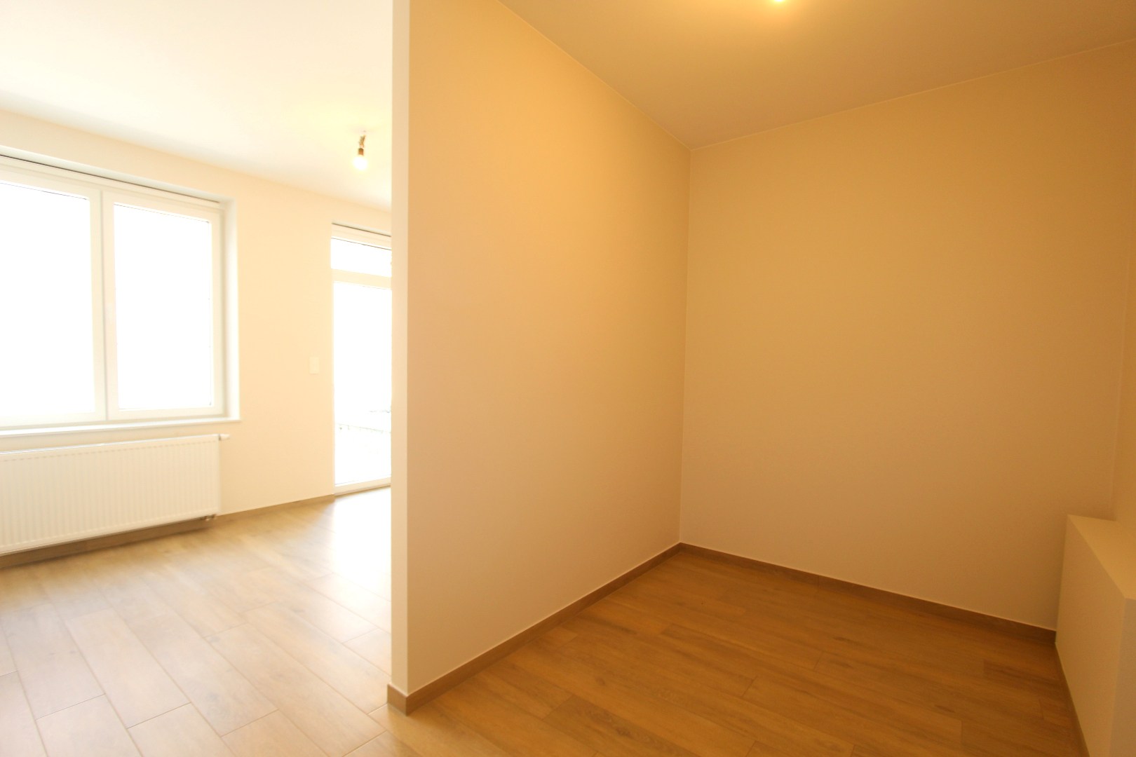 LUXE APPARTEMENT MET GROOT TERRAS - GELIJKVLOERS 