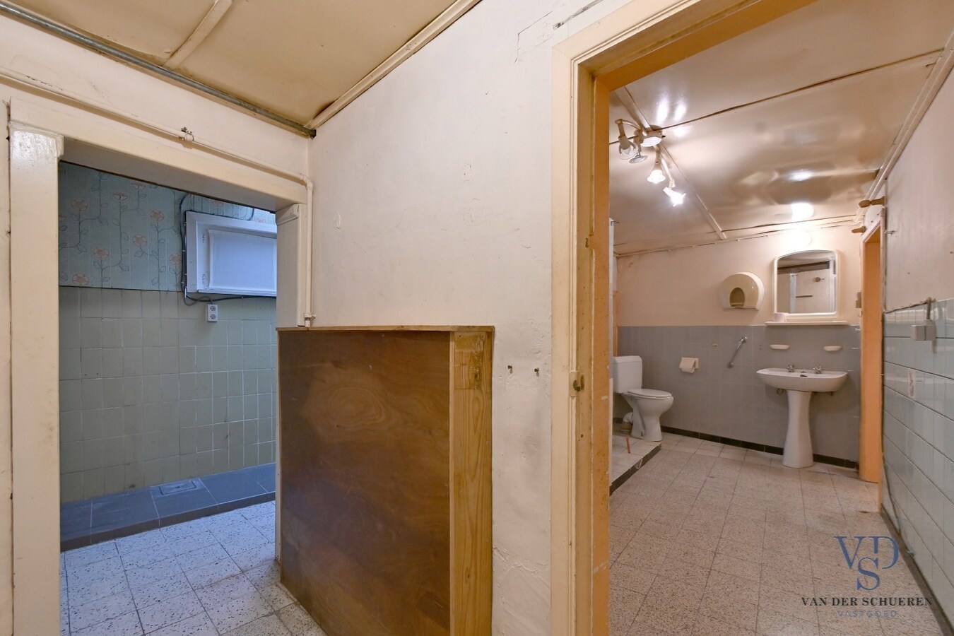 Woning met belendend perceel weiland 