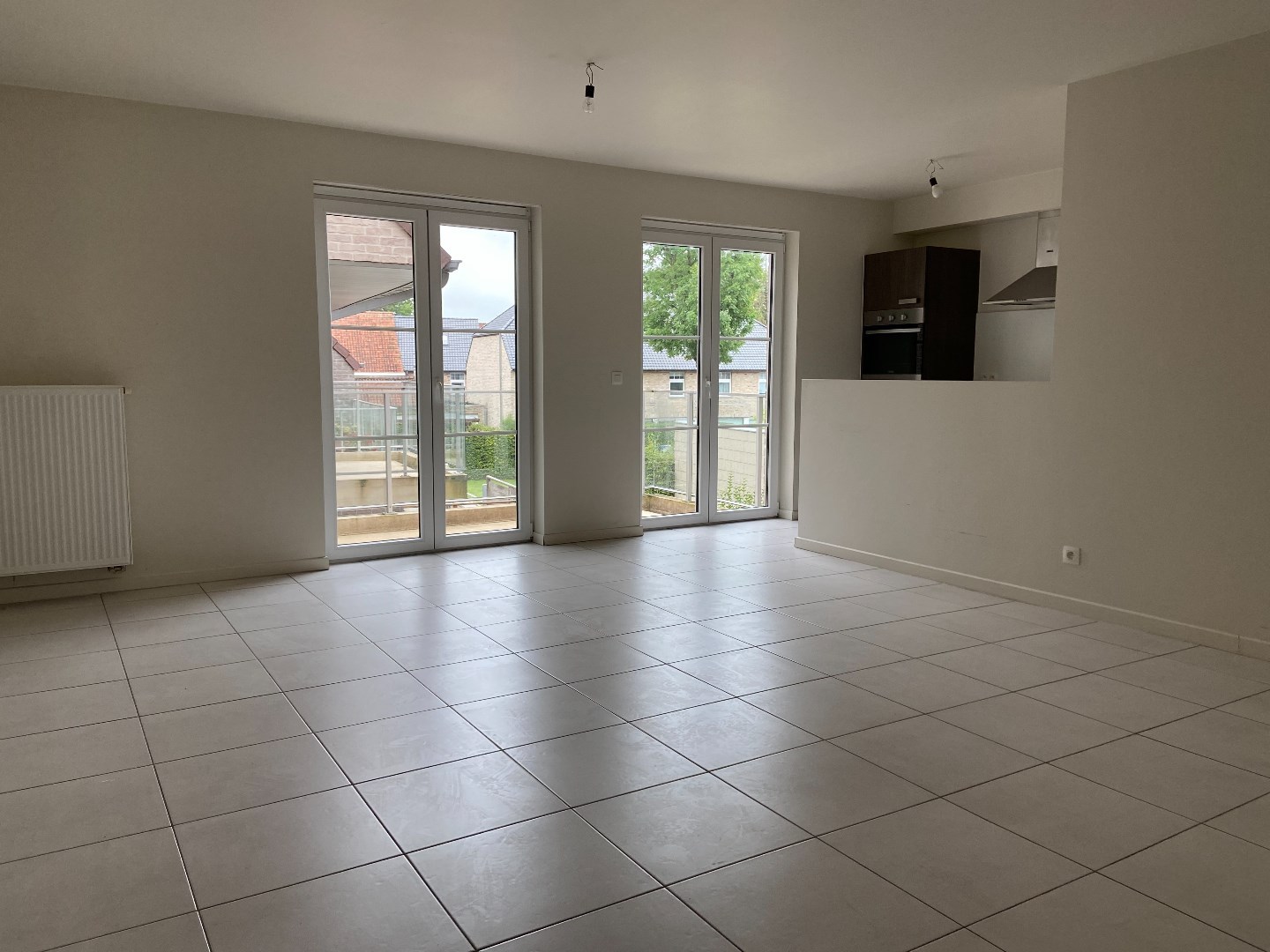 Recent energiezuinig appartement op de 1ste verdieping met 2 slaapkamers, terras en autostaanplaats 