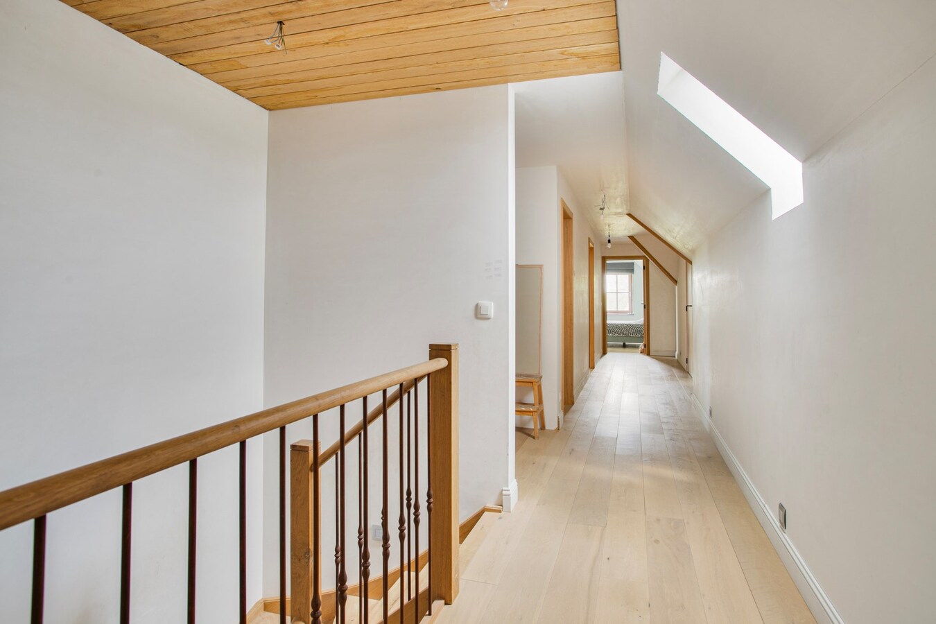 Uitzonderlijk gelegen landelijke villa met bijgebouw 