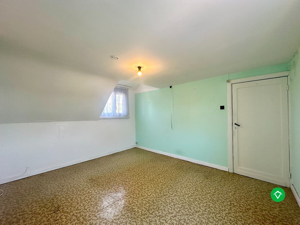 Op te frissen halfopen woning op rustige ligging nabij centrum Koekelare 