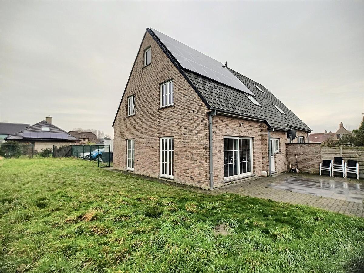 Zeer goed gelegen, halfopen woning op 494m² grond - De Haan (Klemskerke) 