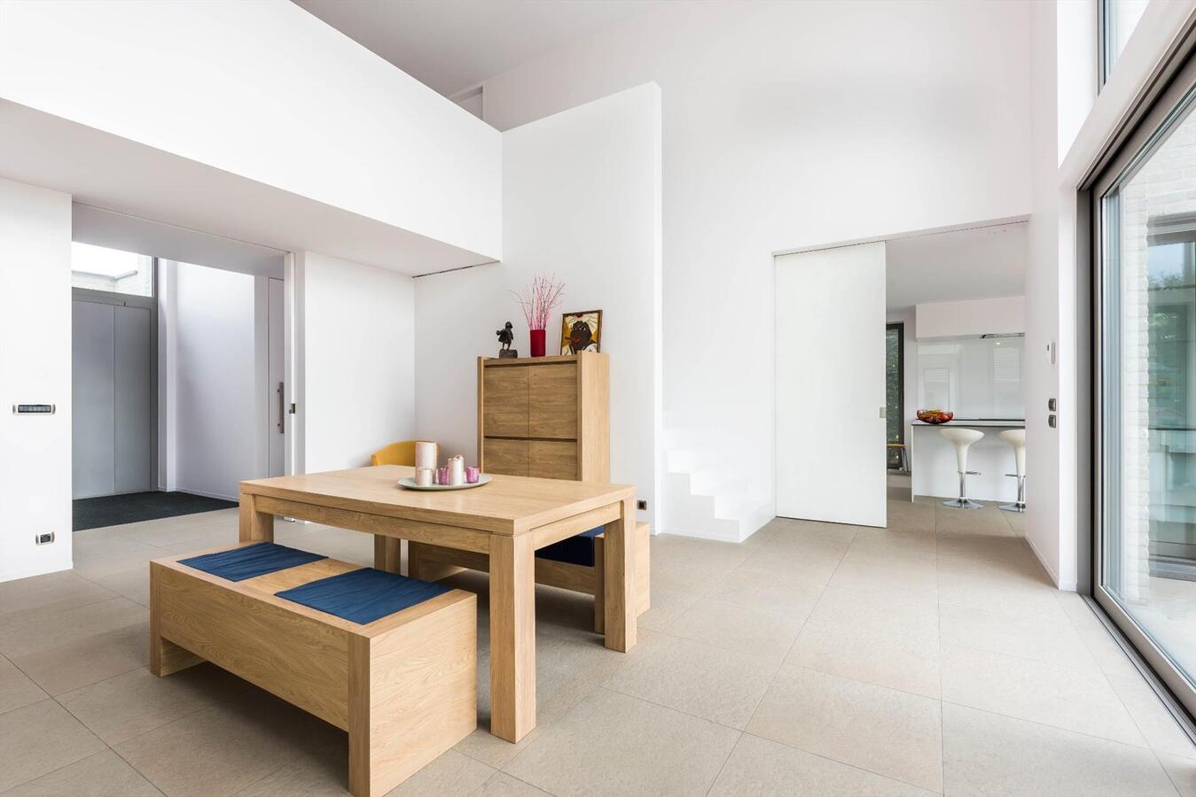 Exclusieve, riante villa op perceel van 3118 m² 