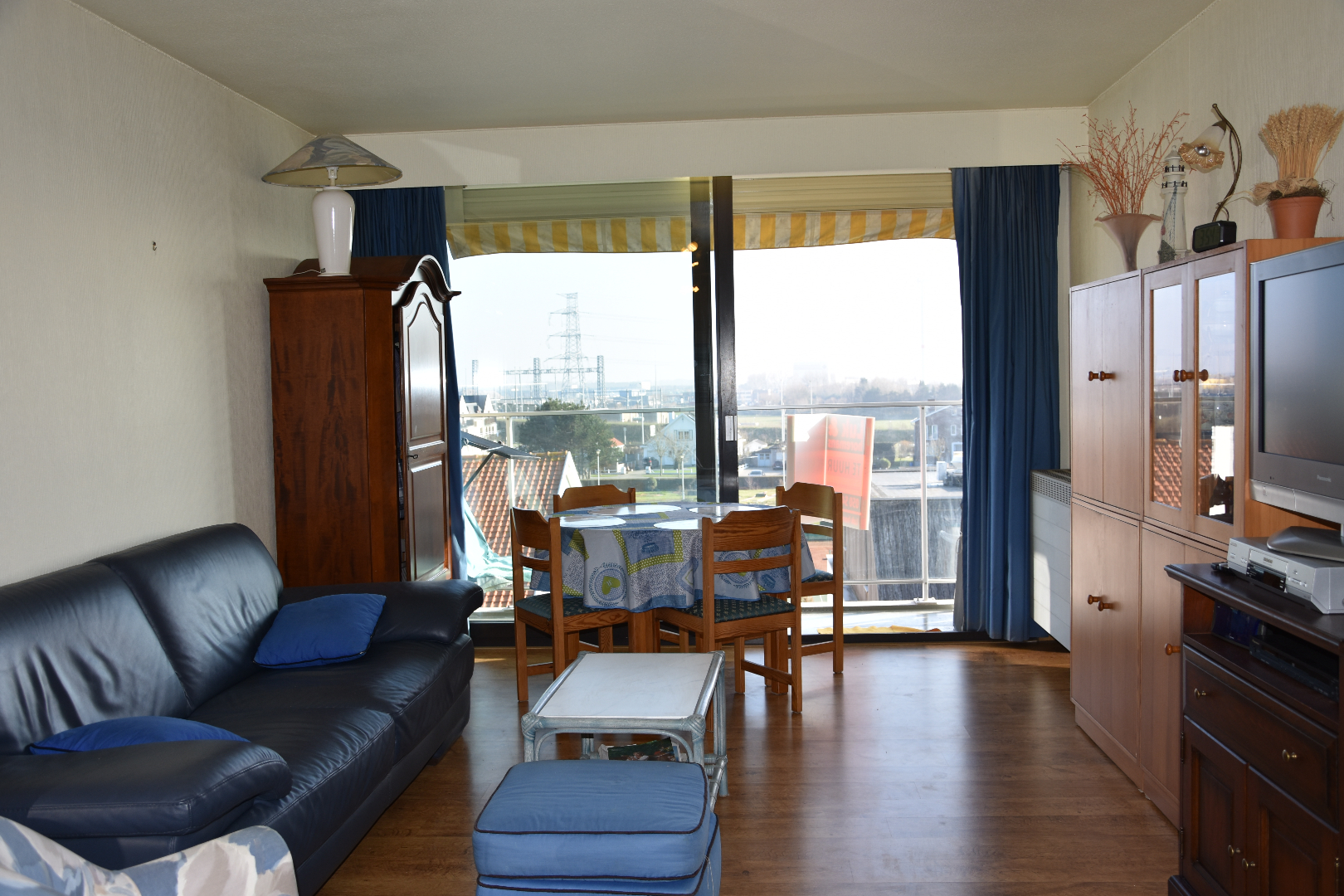 ruime studio met zicht op hinterland 