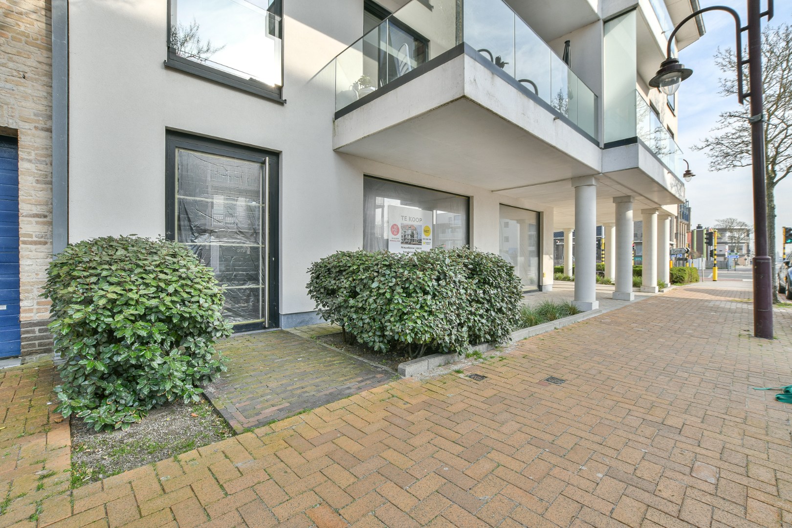 Handelspand op topligging in Wenduine – casco 200 m² 