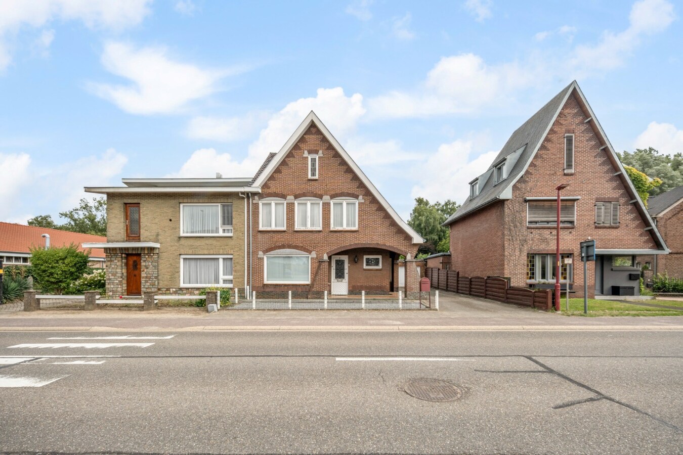 Halfvrijstaande gezinswoning op een ruim perceel van 13a80ca op wandelafstand van het centrum van Opoeteren! 