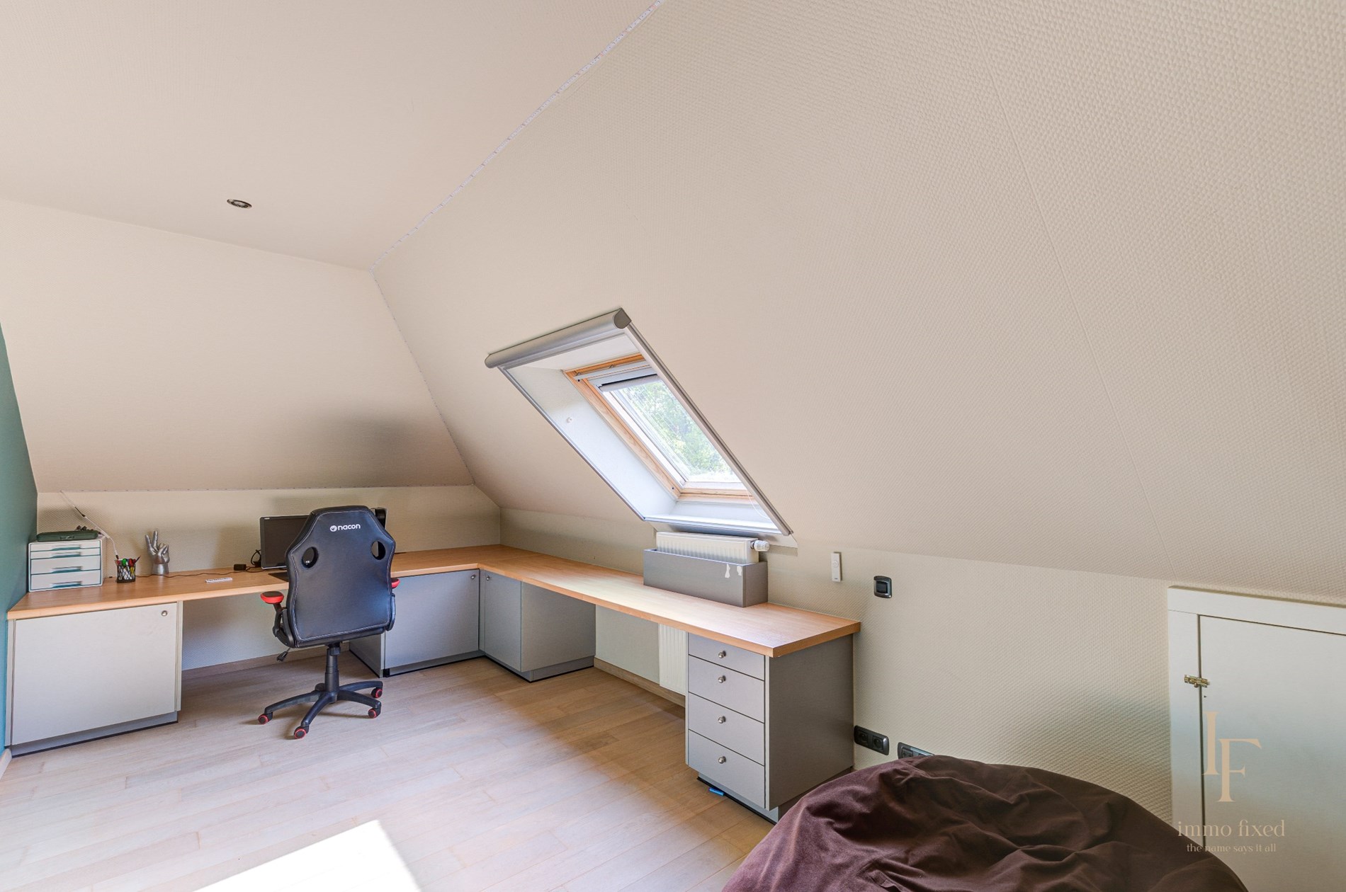 Moderne villa met 7 slaapkamers te Zoersel. 