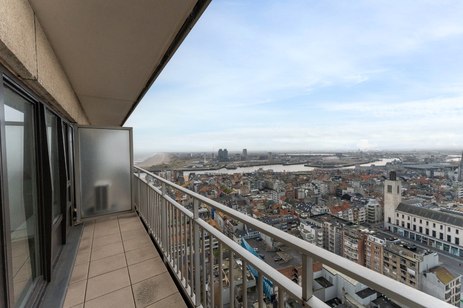 Appartement de vacances au centre d'Ostende avec une vue imprenable sur la mer et la ville 