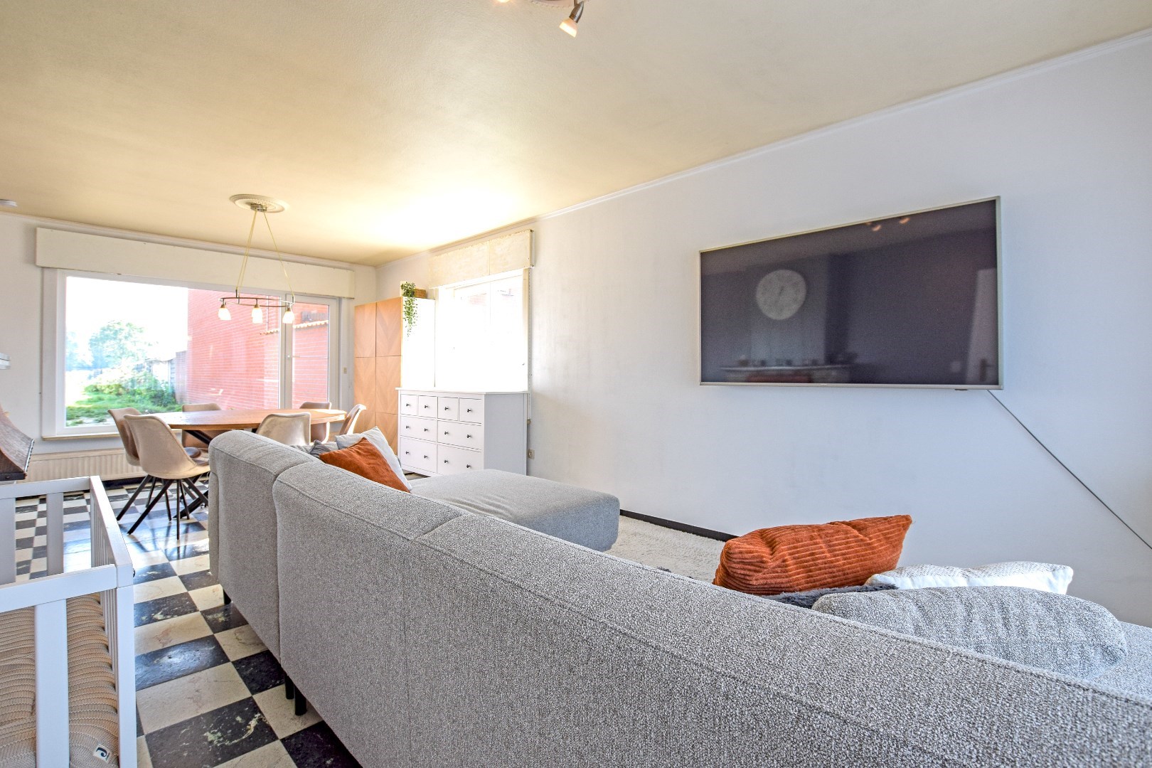 Woning met perceeloppervlakte van 3.247 m² en 6 slaapkamers te Vleteren! 