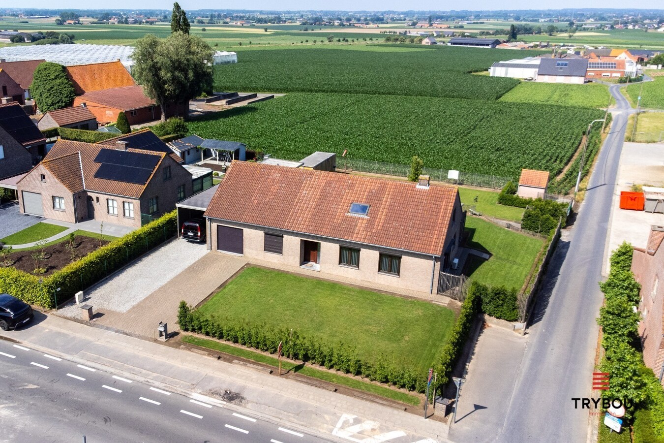 Gerenoveerde landelijke woning op een perceel van 1396m² met prachtige verzichten! 
