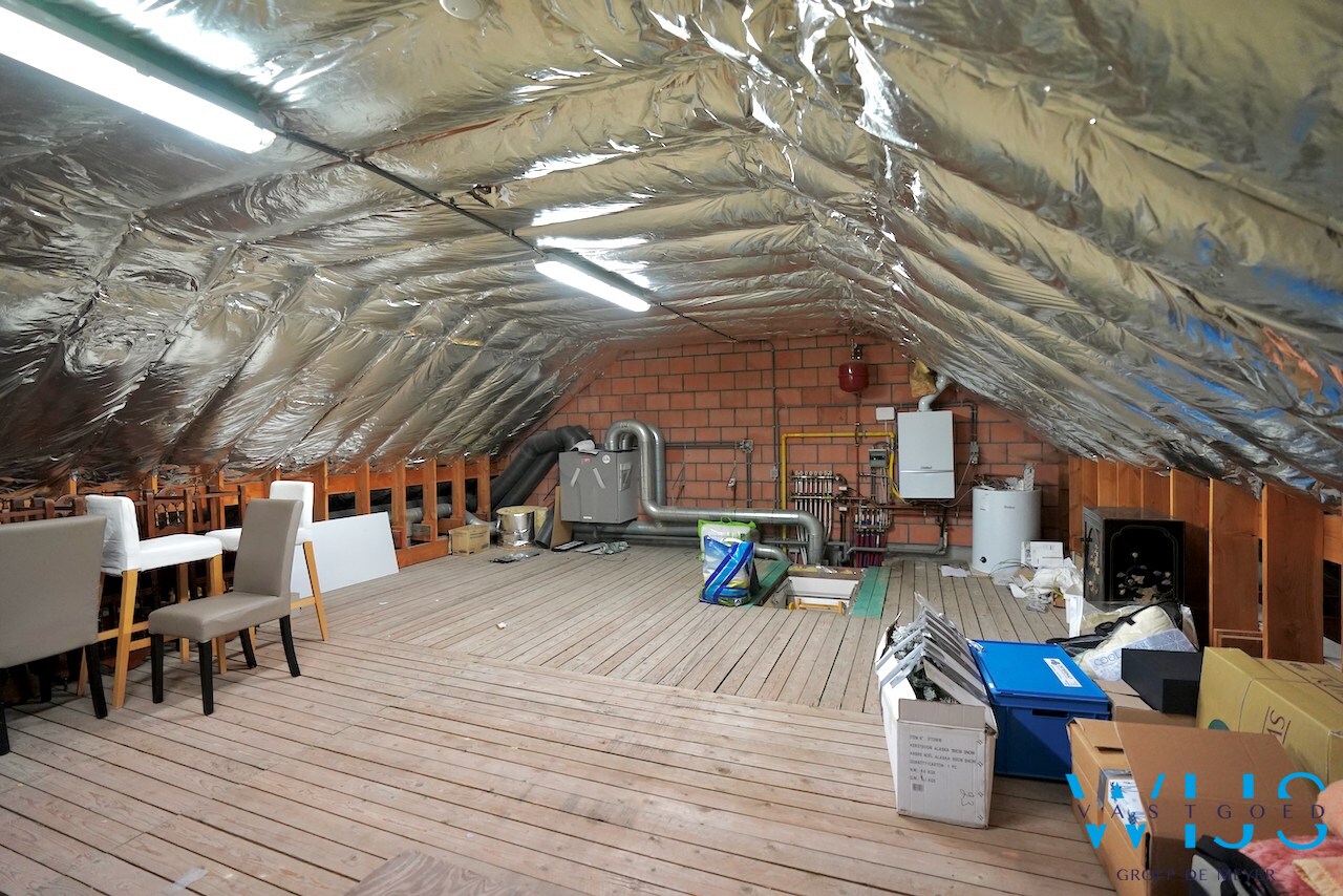 Ruime, energiezuinige gezinswoning te Oosteeklo ! 