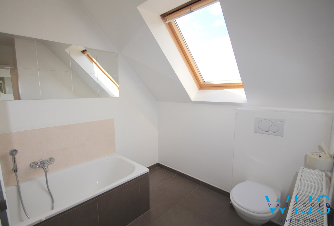 Ruim 3 slaapkamer appartement CENTRUM ERTVELDE 