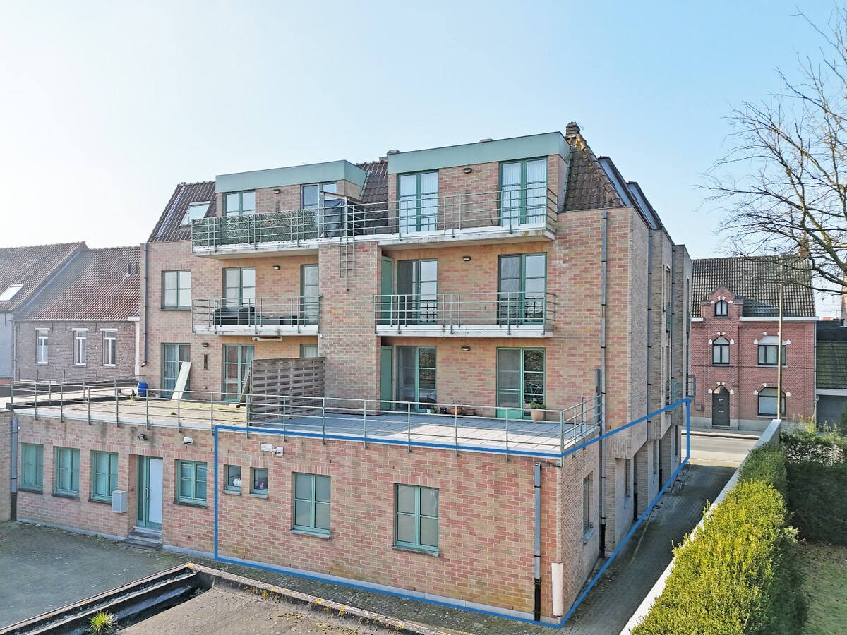 Commercieel gelegen kantoorruimte nabij E17 te centrum Olsene 