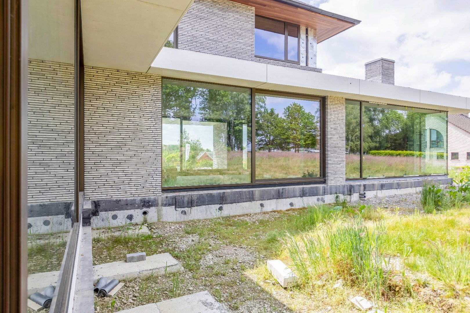 Unieke kans : exclusieve  riante villa  1400m²  by Artea en Piet Bailyu Architects 