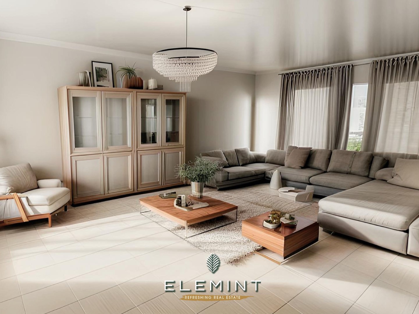 Heel ruim halfopen bebouwing met 4 slaapkamers en garage 