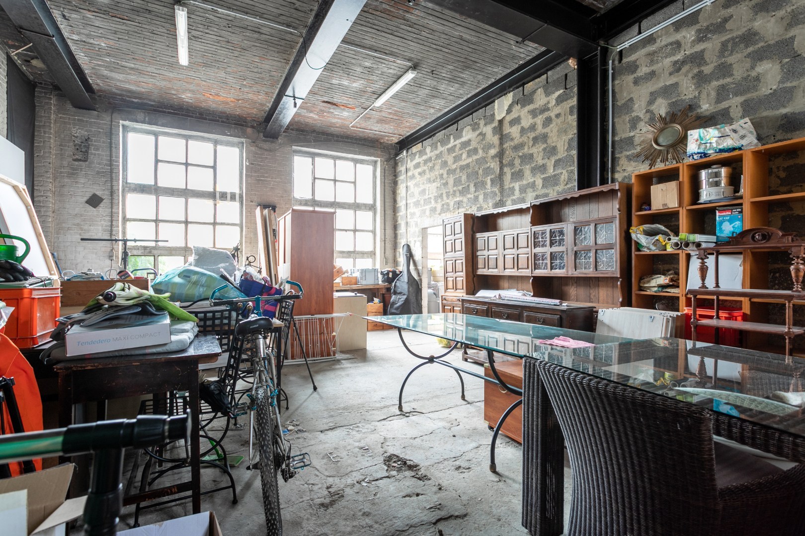 Opbrengsteigendom met gerenoveerde loft (EPC B) en atelier (100m²) naast het station van Braine-le-Comte 