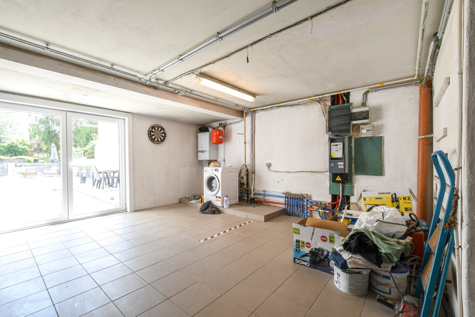 Ruime bel-etagewoning met tuin en bijgebouw, vlakbij centrum De Haan 