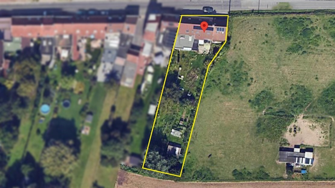 Maison aux volumes impressionnants, érigée sur 1457m², 4 garages, TOP SECTEUR ! COUP DE COEUR ! 