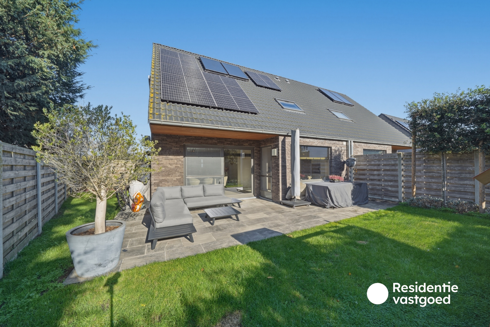 Prachtige zeer recente halfopen woning in rustige wijk te Oudenburg centrum 