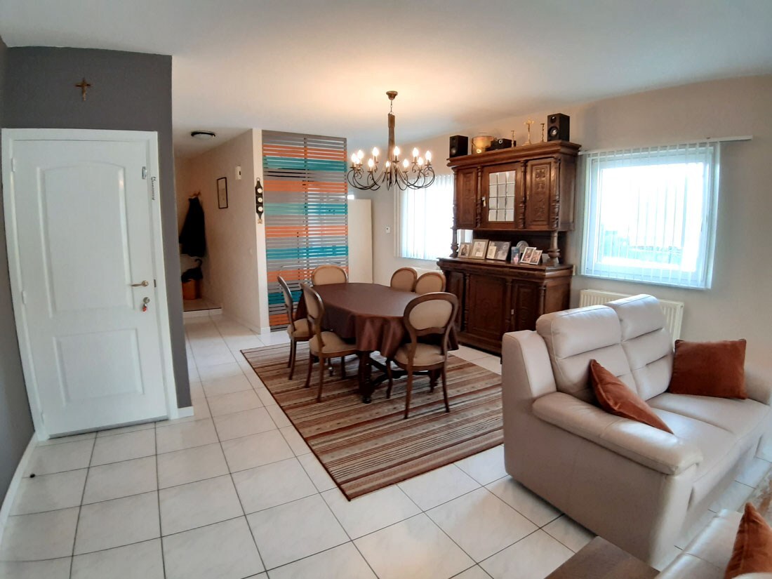 Ruim Duplex appartement te Stokkem centrum 