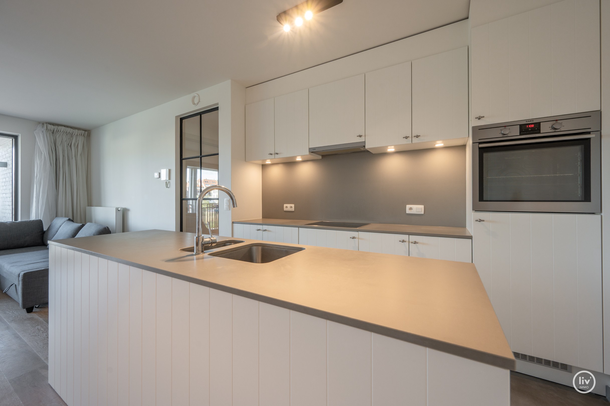 Magnifique appartement spacieux avec 3 chambres situé dans un immeuble récent à Duinenwater. 