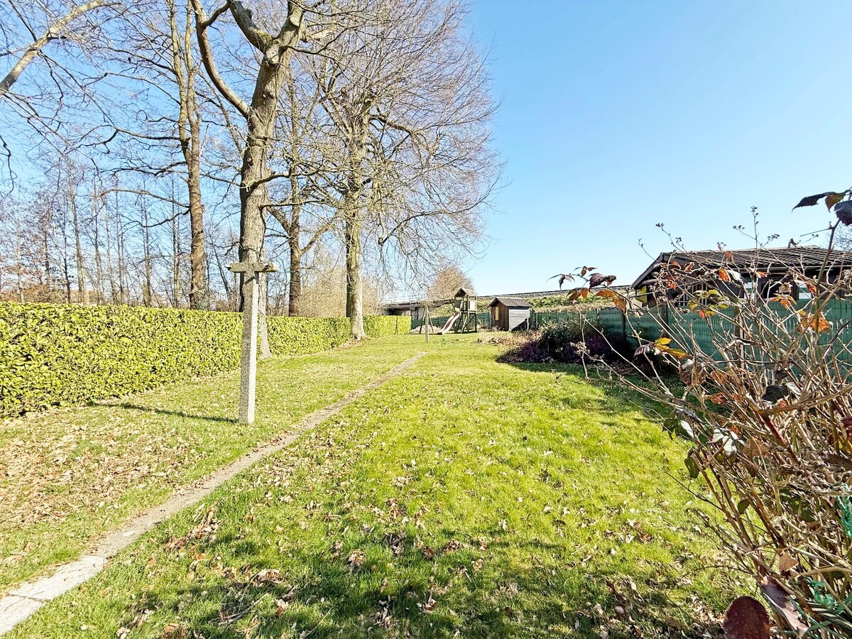 Solide HOB grenzend aan het Molenwaterparkje te Elene 