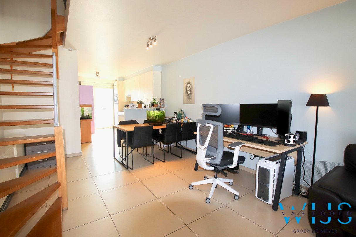 Ruim 3 slaapkamer appartement met garage te ERTVELDE ! 