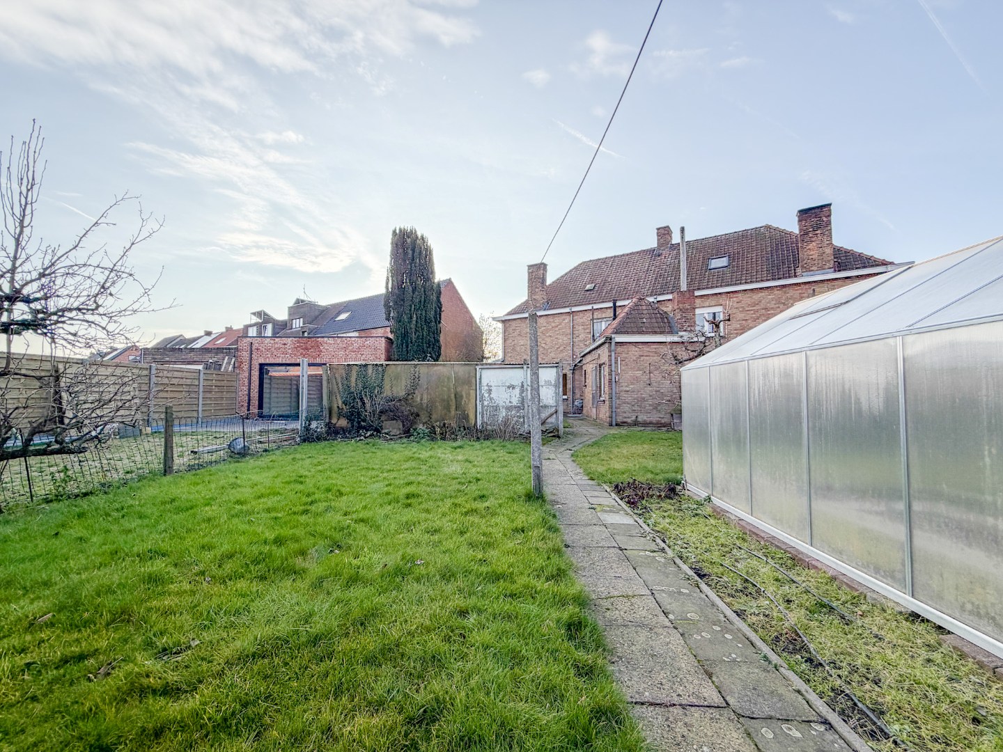 Te renoveren gezinswoning (433 m²), 3 slpk, garage en tuin, Torhout 