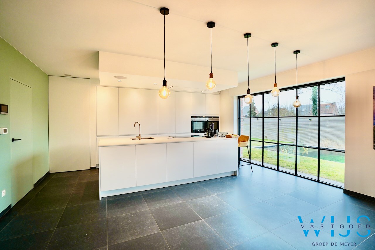 Waanzinnig mooie pastorijwoning te Assenede ! 