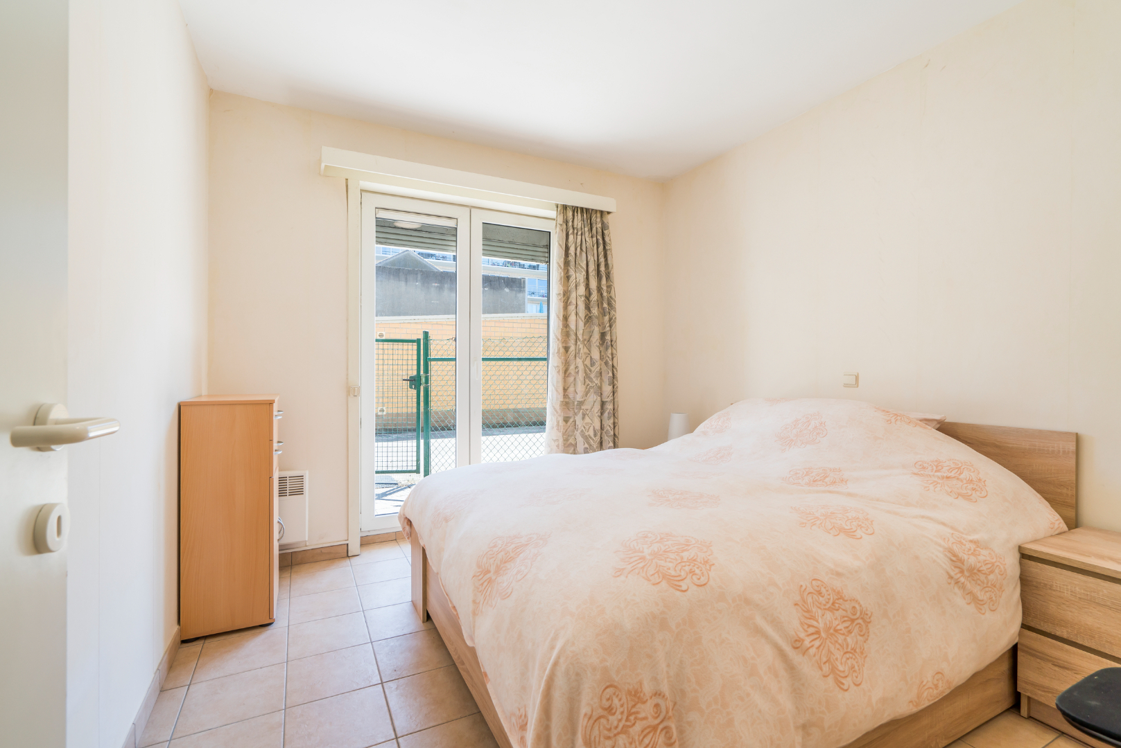 INSTAPKLAAR APPARTEMENT MET 2 SLAAPKAMERS 