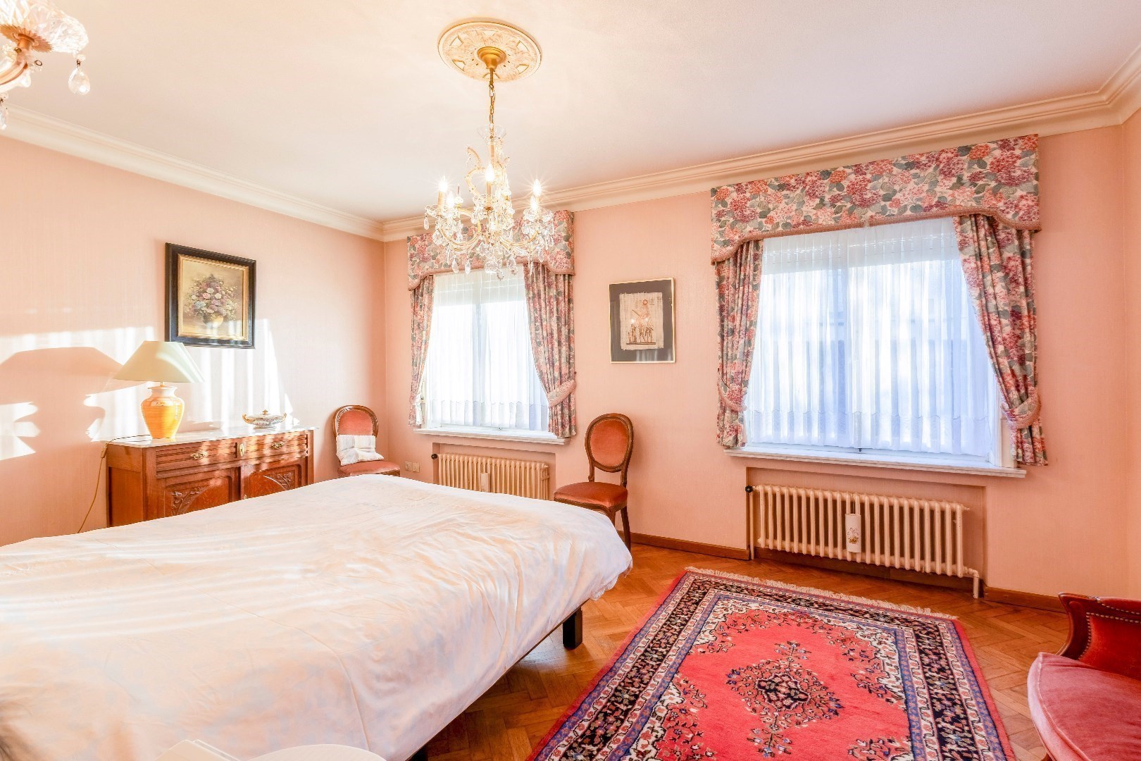 Ruime villa met 5 slp + dubbele garage en grote loods (104m²) 