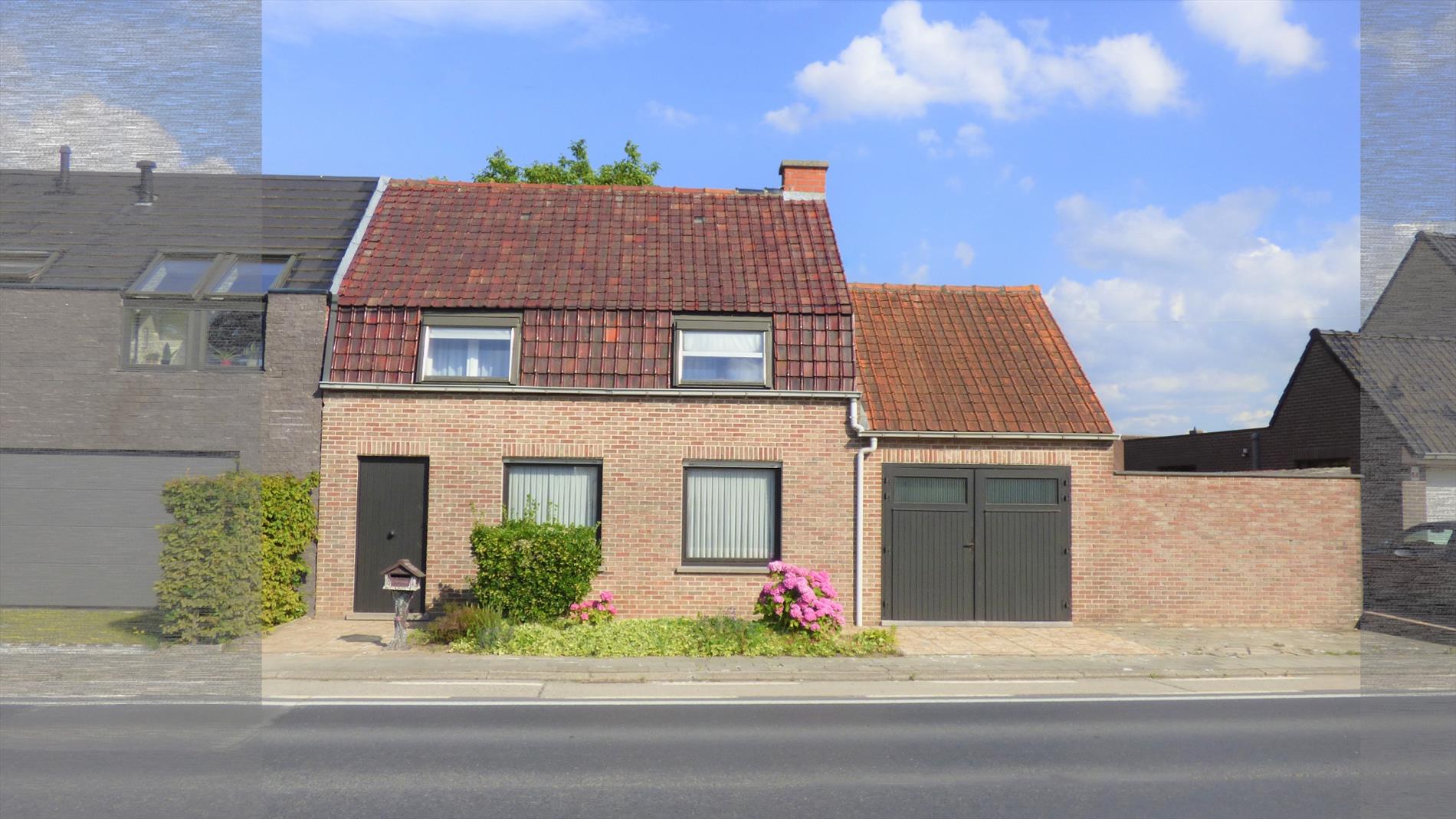 Charmante en verrassend ruime halfopen woning te Kuurne 