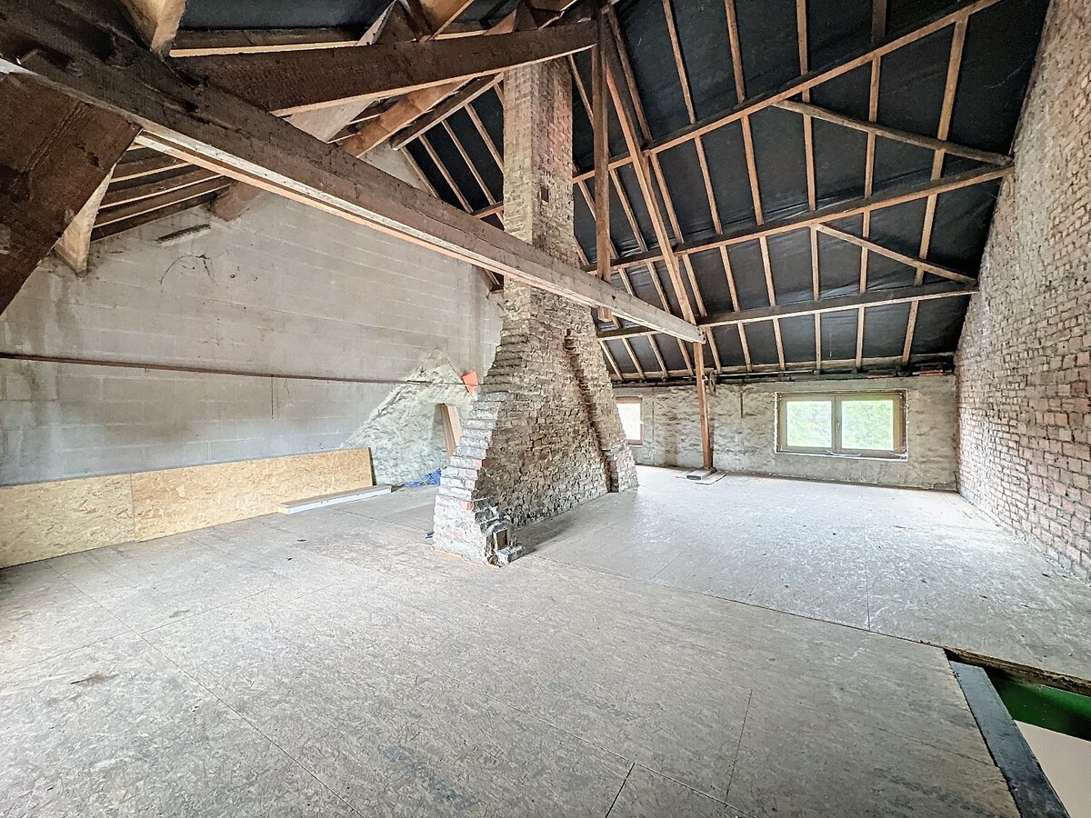 Te renoveren woning met 3 kamers en tuin centrum Herzele 