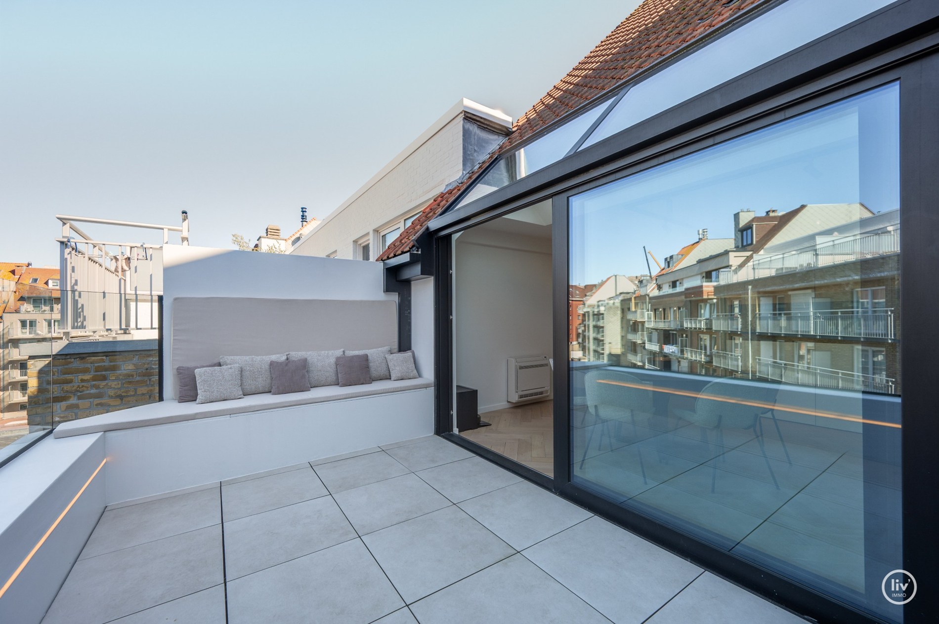 Uitzonderlijk luxueus afgewerkte duplex met royale terrassen, op topligging te Dumortierlaan. Hier werd over elk detail nagedacht 