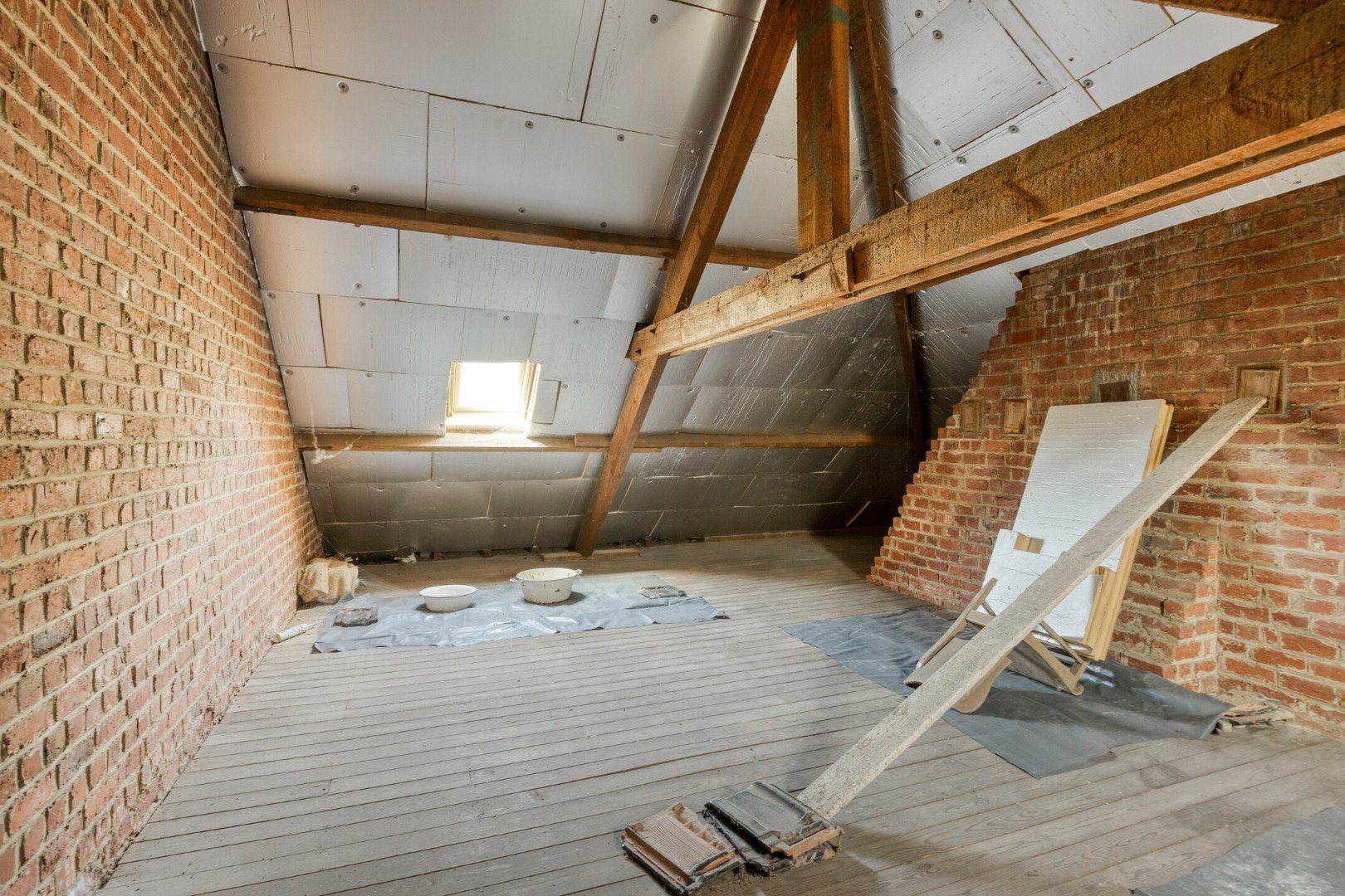 TE RENOVEREN WONING met 3/4 slaapkamers en tuin – 1640 SINT-GENESIUS-RODE 