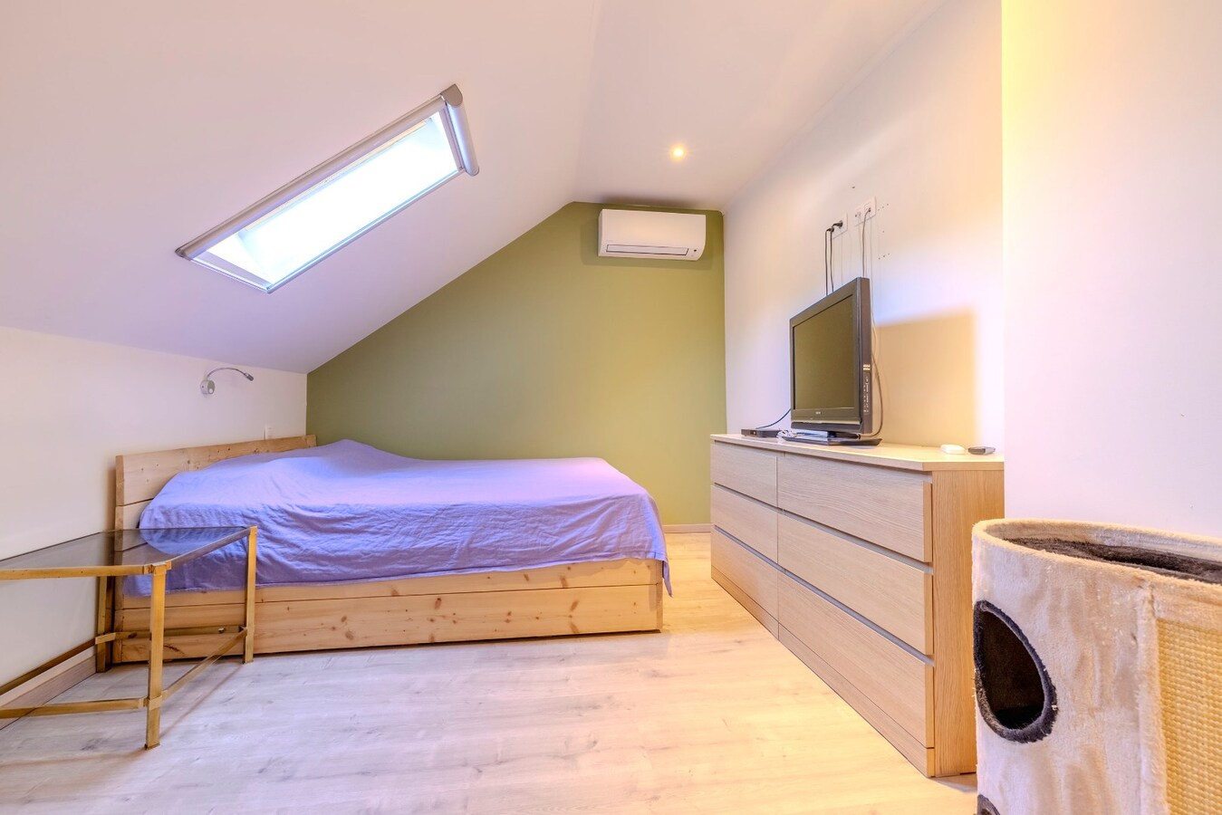 Instapklare woning met ruime tuin en 3 slpks - toplocatie 