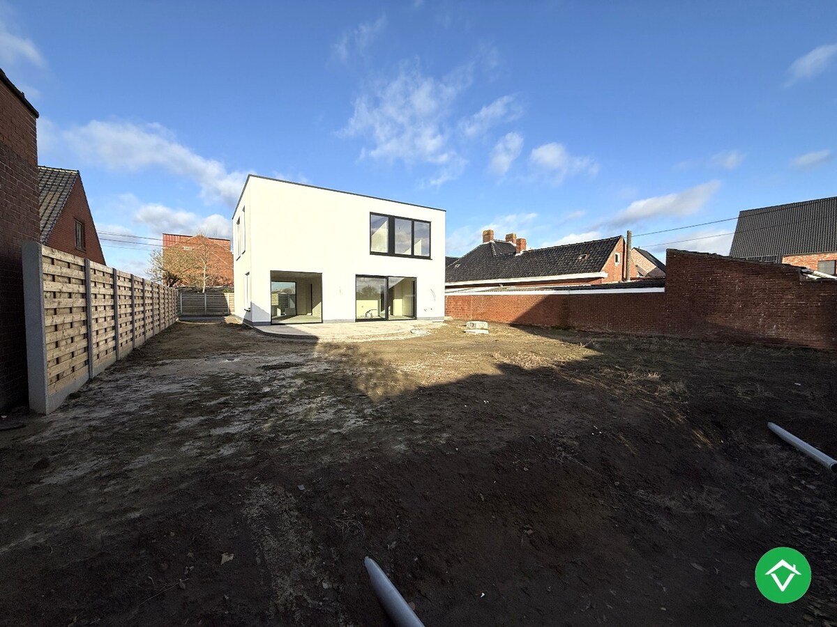 Alleenstaande woning met 3 slaapkamers en tuin op een rustige ligging te Gits 