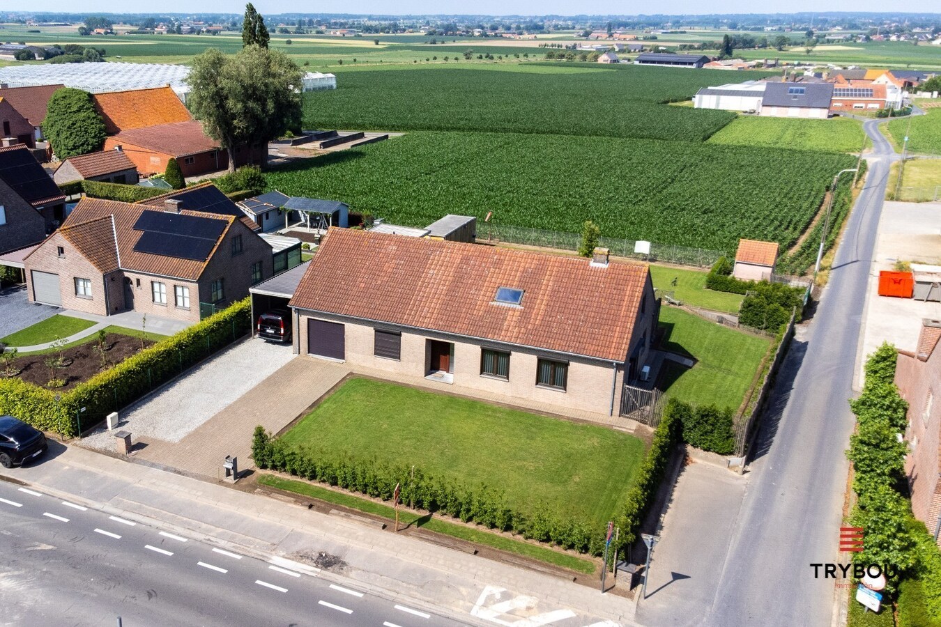 Gerenoveerde landelijke woning op een perceel van 1396m² met prachtige verzichten! 