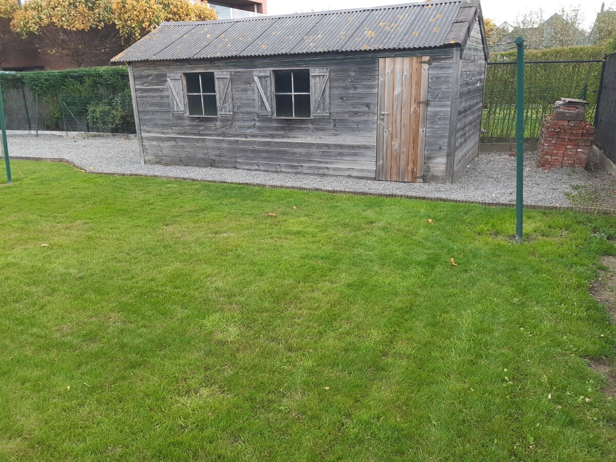 Tijdloze eigendom met tuin (Open Bebouwing). 