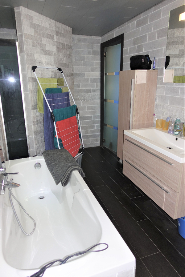 Landelijke woning met tuin en dubbele garage 