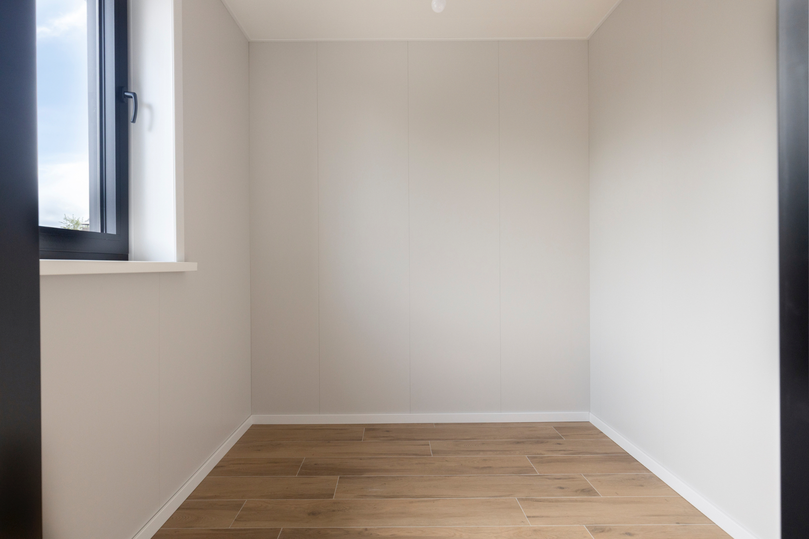 Heikant (NL) – Moderne vrijstaande woning met verrassend veel ruimte, energiezuinig comfort en mogelijkheden voor werken aan huis 