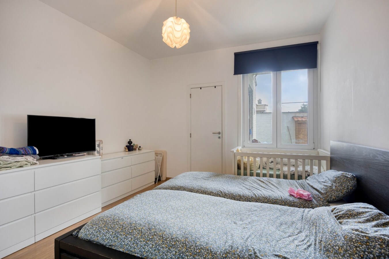 Stijlvol gelijkvloers appartement met privatieve tuin op een gegeerde ligging in Merksem 