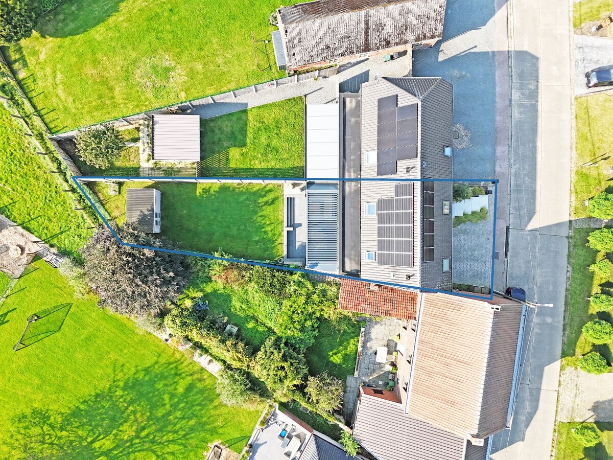 Op en top afgewerkte, energiezuinige gezinswoning (2013) te Velzeke 